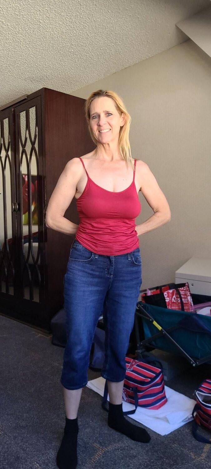 Linda esposa madura com grandes mamas flácidas