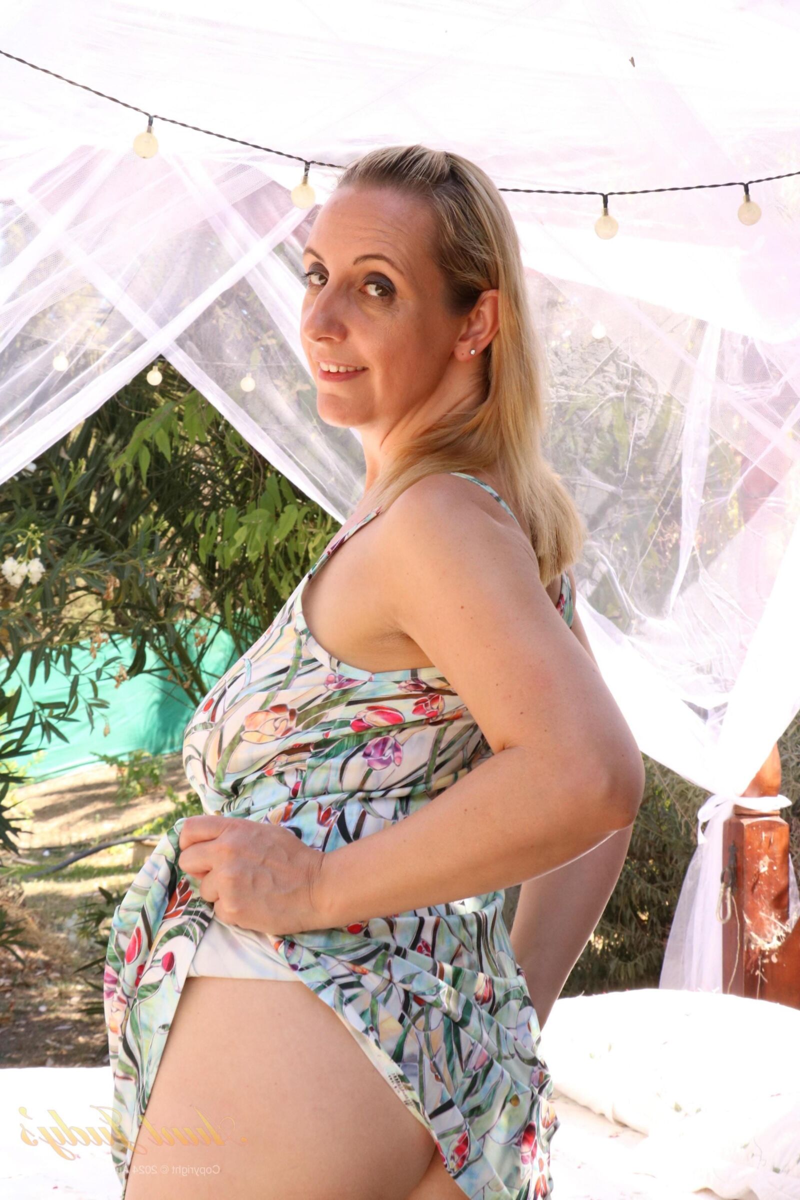 . Keira. Relaxing wank