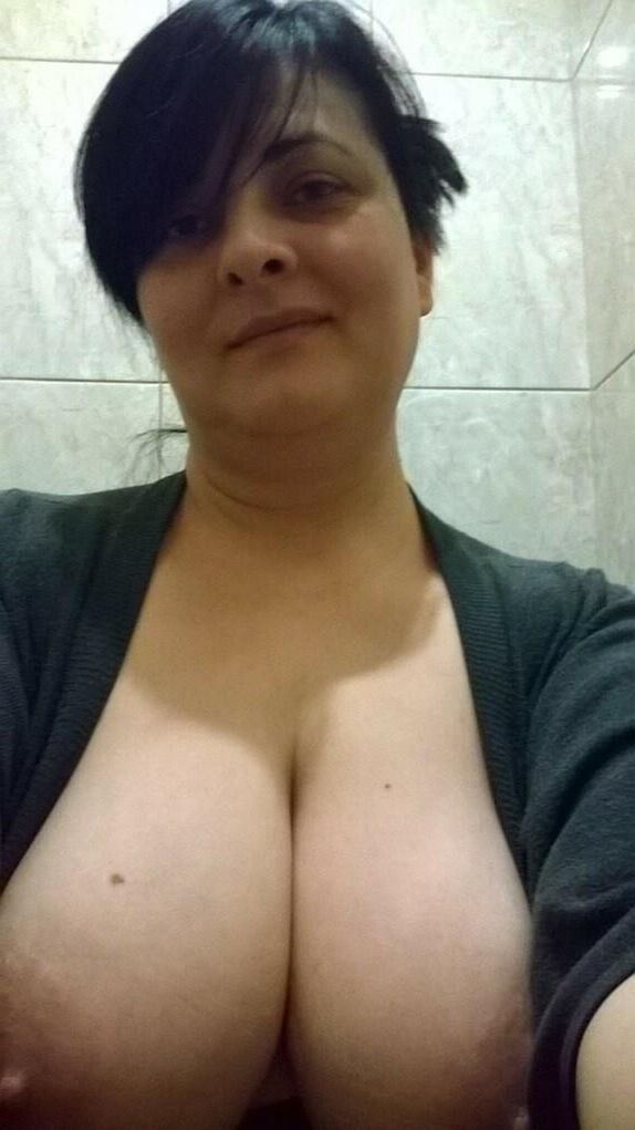 yo Busty MILF
