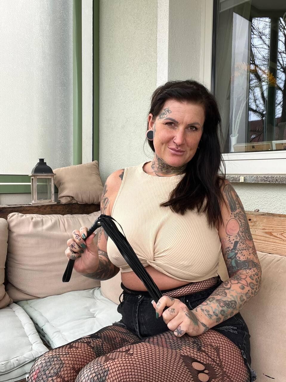 Roxanne Big Butt Big Tits tätowierte geile milf gemischte heiße Aufnahmen