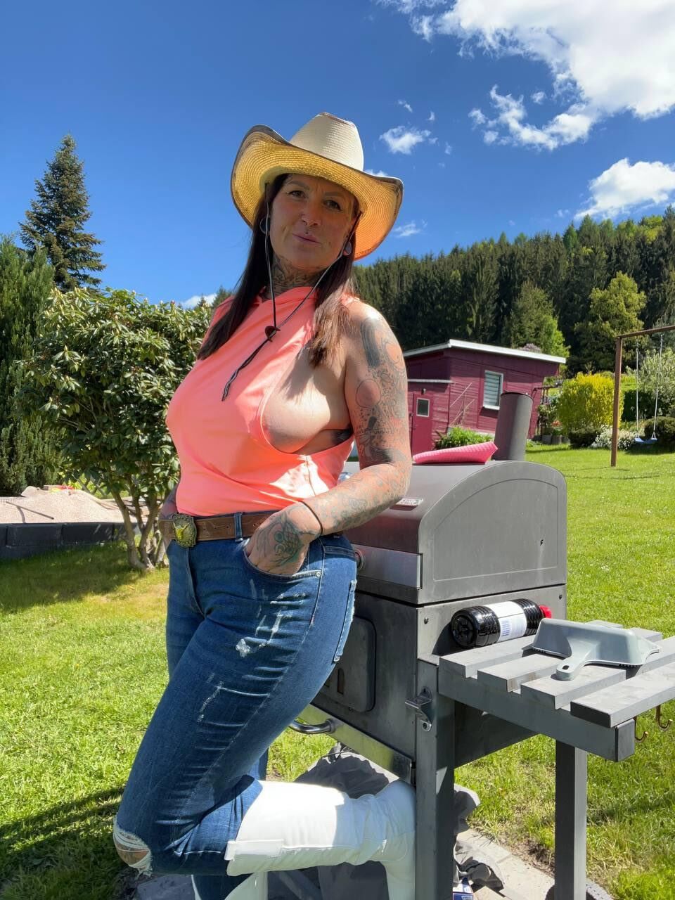 Roxanne Big Butt Big Tits tätowierte geile milf gemischte heiße Aufnahmen