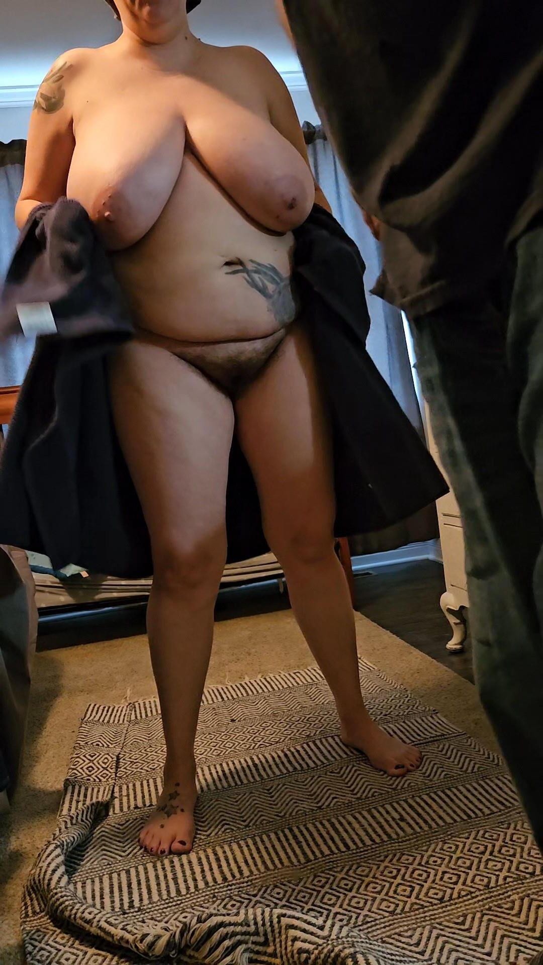 Esposa desconhecida peitos enormes e bunda sexy