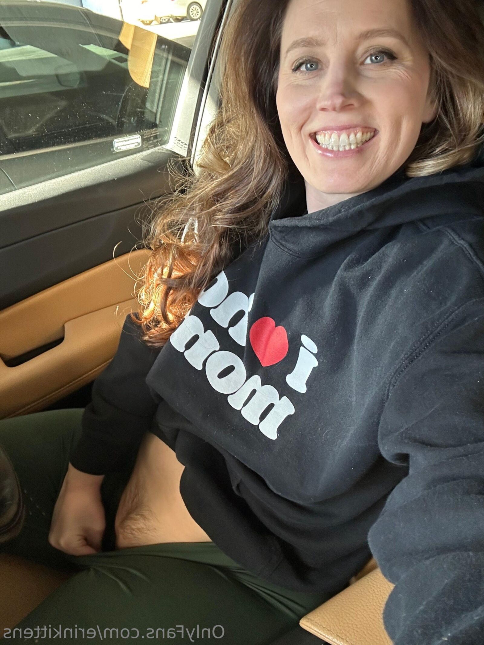 Erin Big Butt Big Boobs wunderschöne YouTuber Milf gemischte heiße Aufnahmen