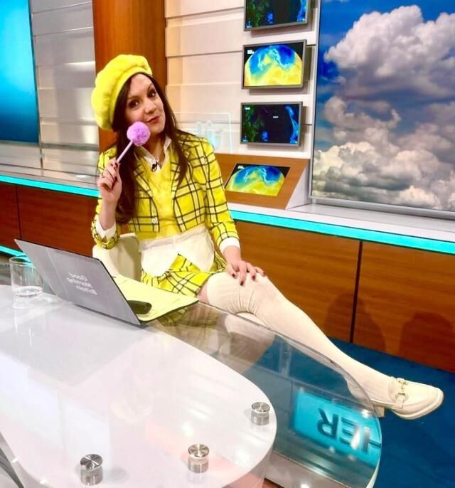 Sexy Weather girl Laura Tobin hot sexy milf 