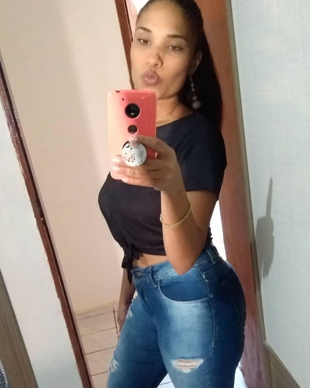 Gostosas fazem dia um dia