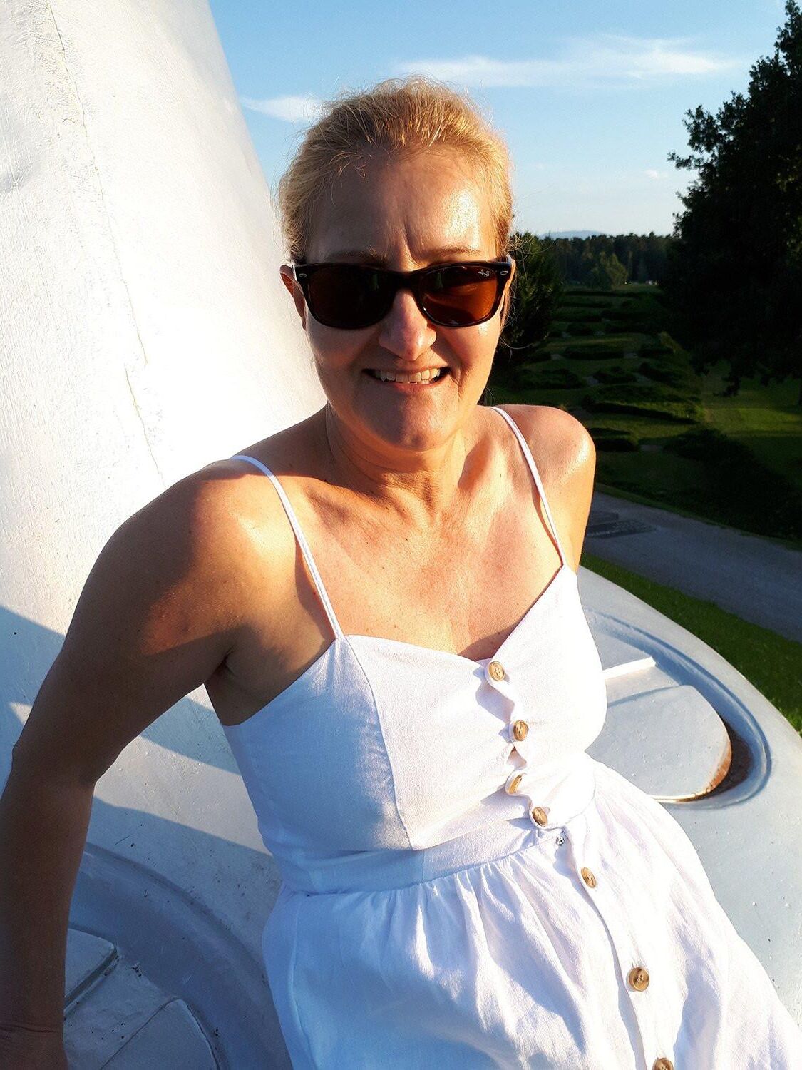 Мануэла