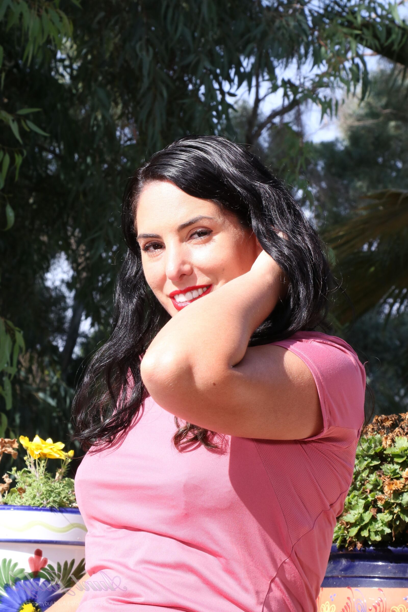 auntjudys linda del sol strips and plays for youで