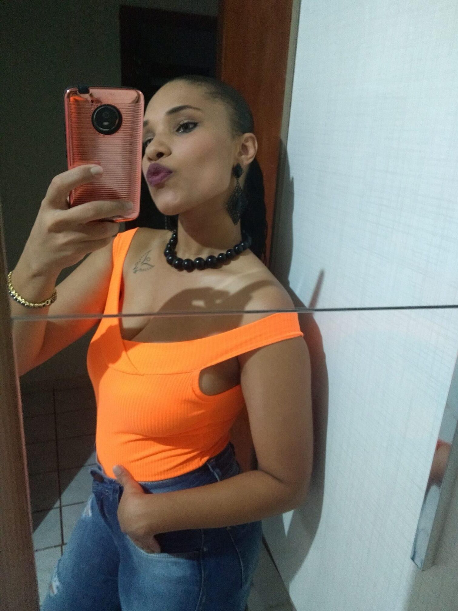 Gostosas fazem dia um dia