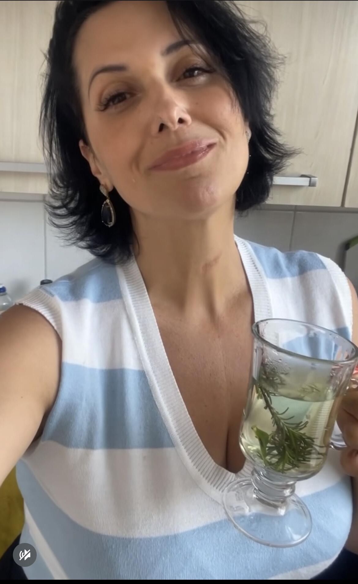 salope brésilienne sexy aux gros seins