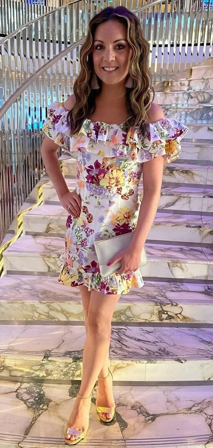 Sexy Weather girl Laura Tobin hot sexy milf 