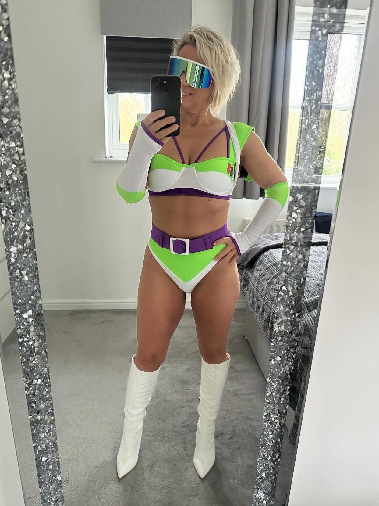 MILF TRACEY