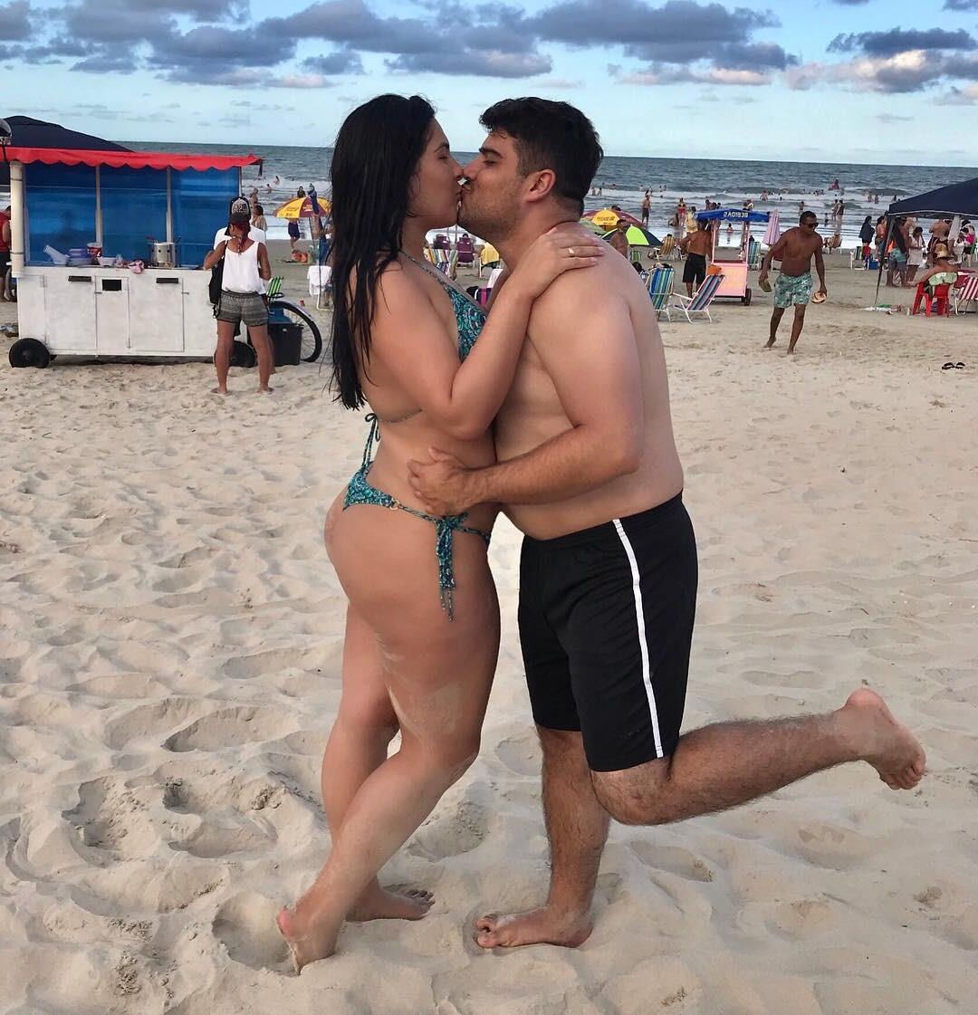 Gostosas fazem dia um dia