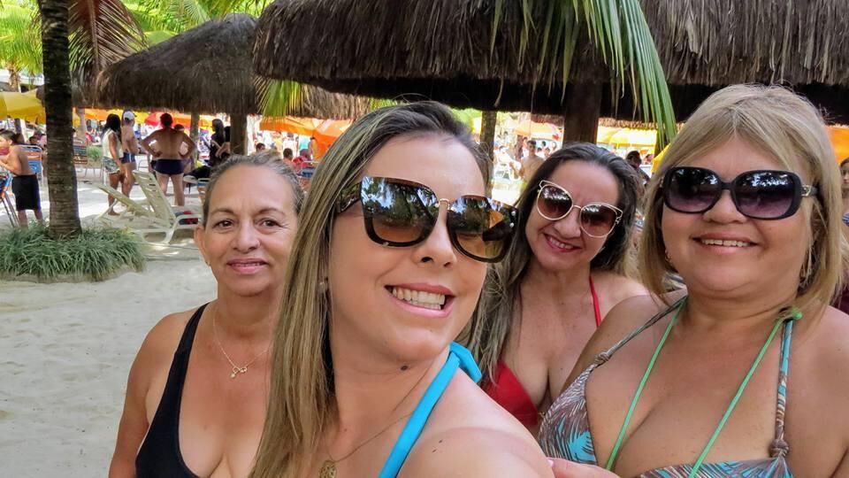 Gostosas fazem dia um dia