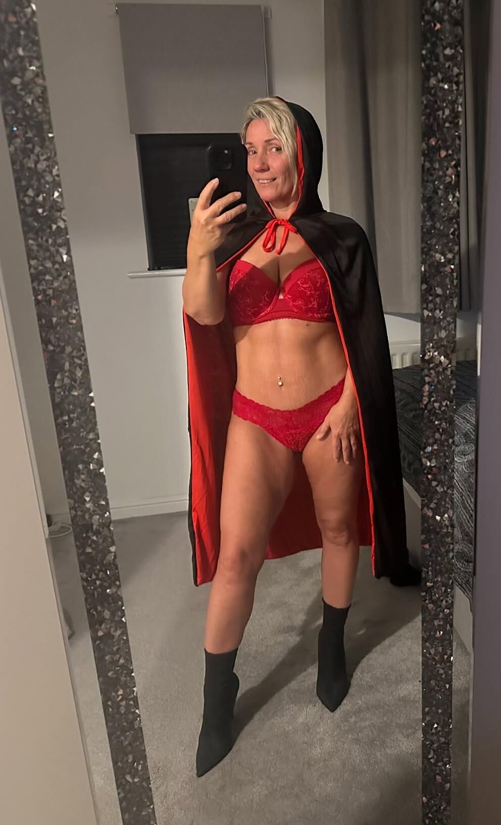 MILF TRACEY