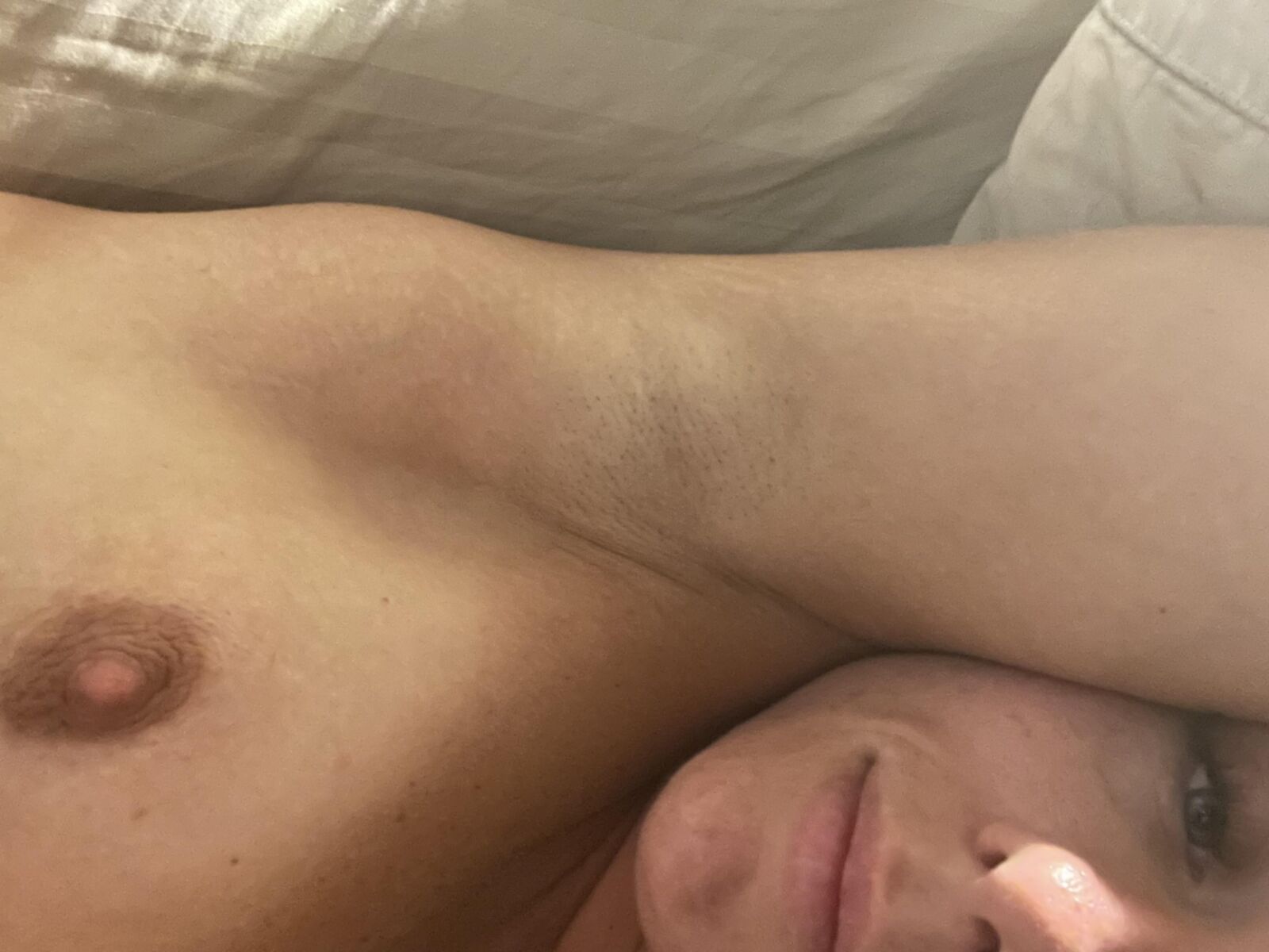 Brunette Marl_o выставлен мошенничество