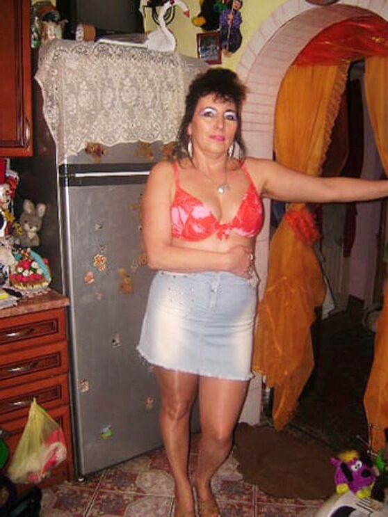 . Women fully dressed. No nudes!