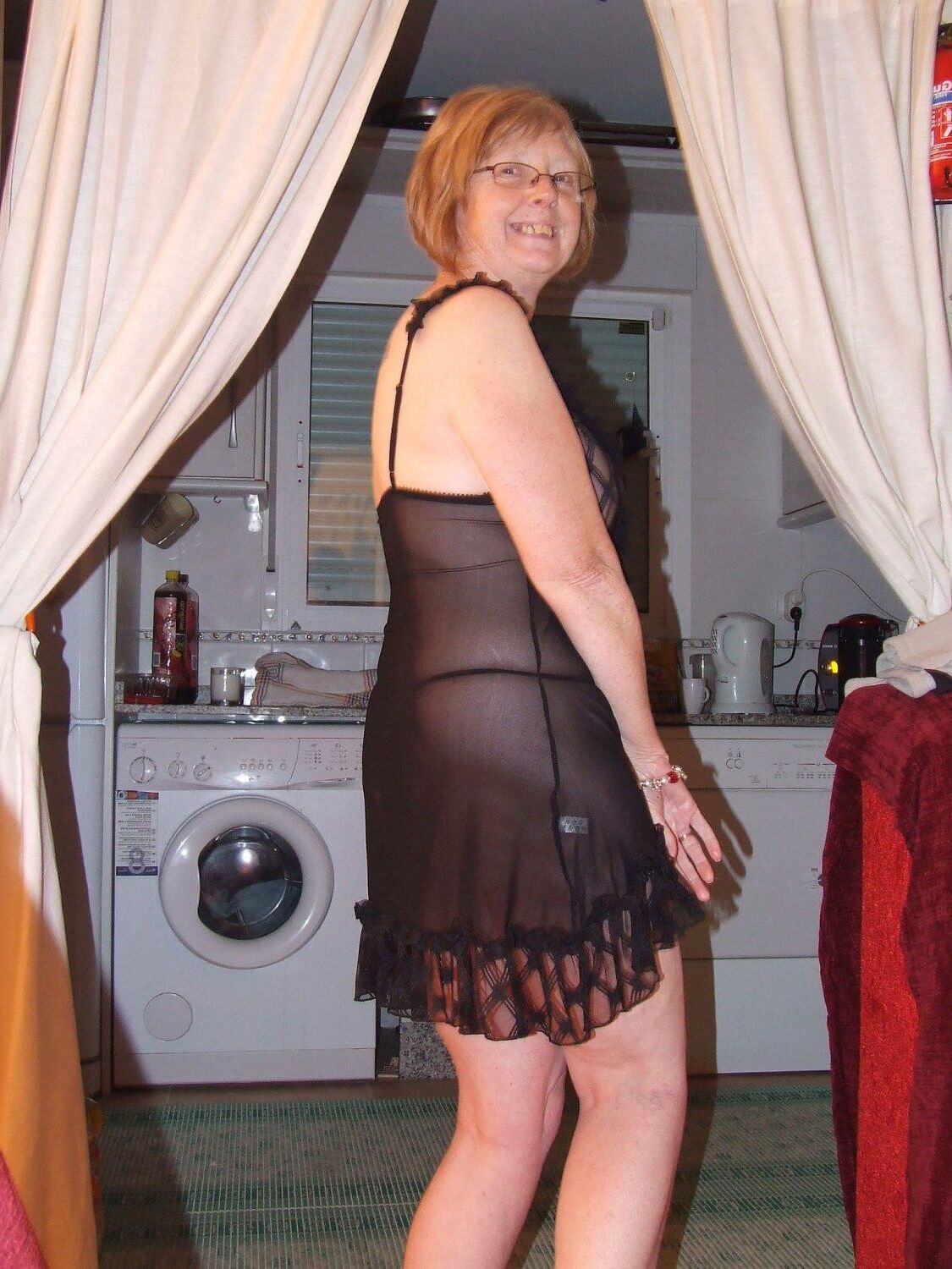 Великобритания Slutwife Carol