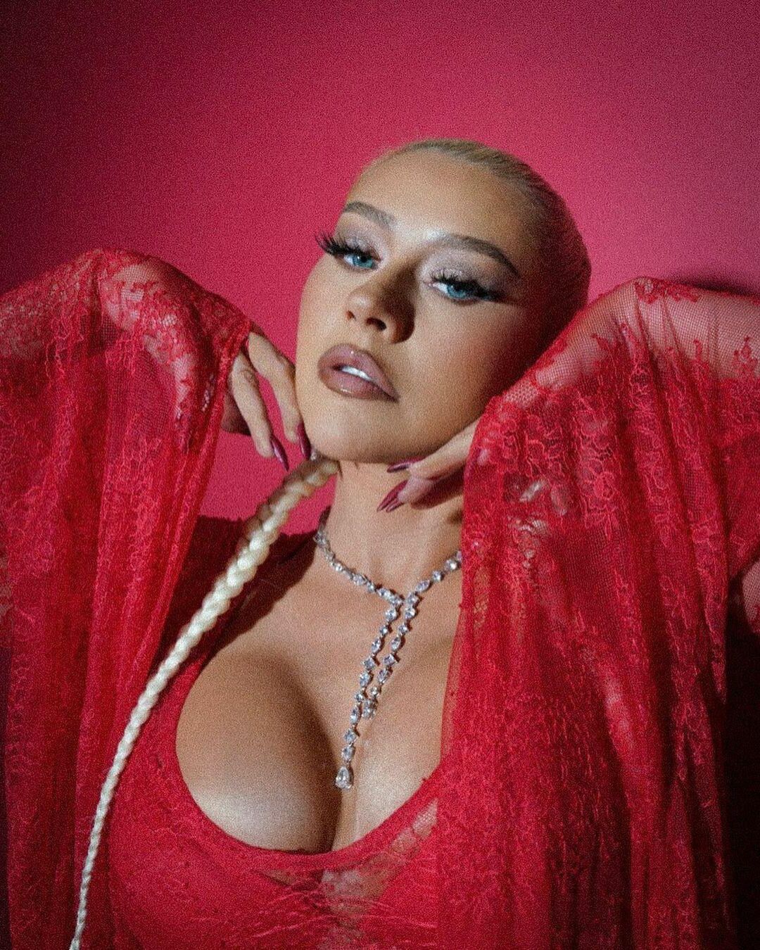 Christina Aguilera, transformation en une épaisse salope de latin latina