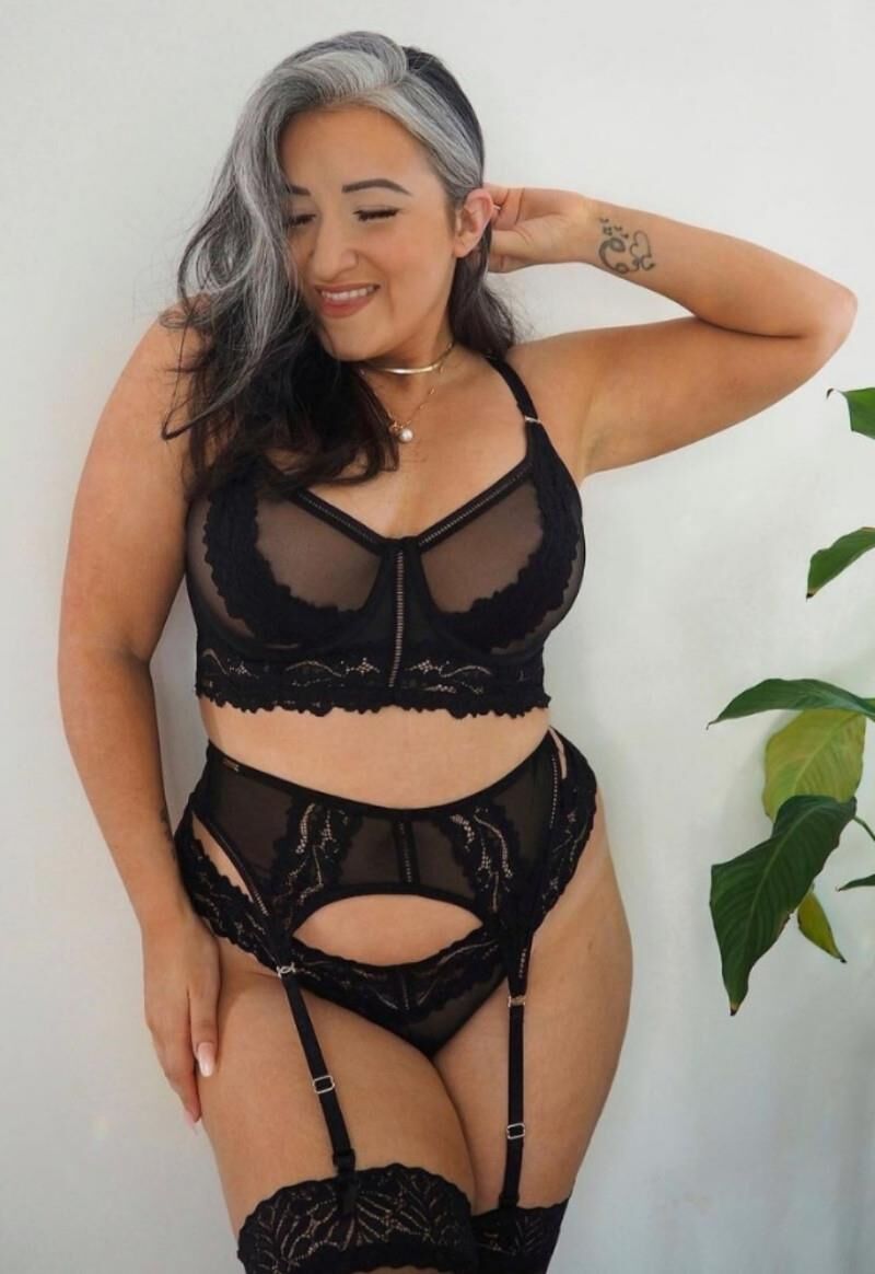 Lingerie madura, da gata