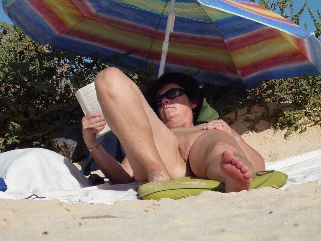 Spanische reife Hotwife Julie