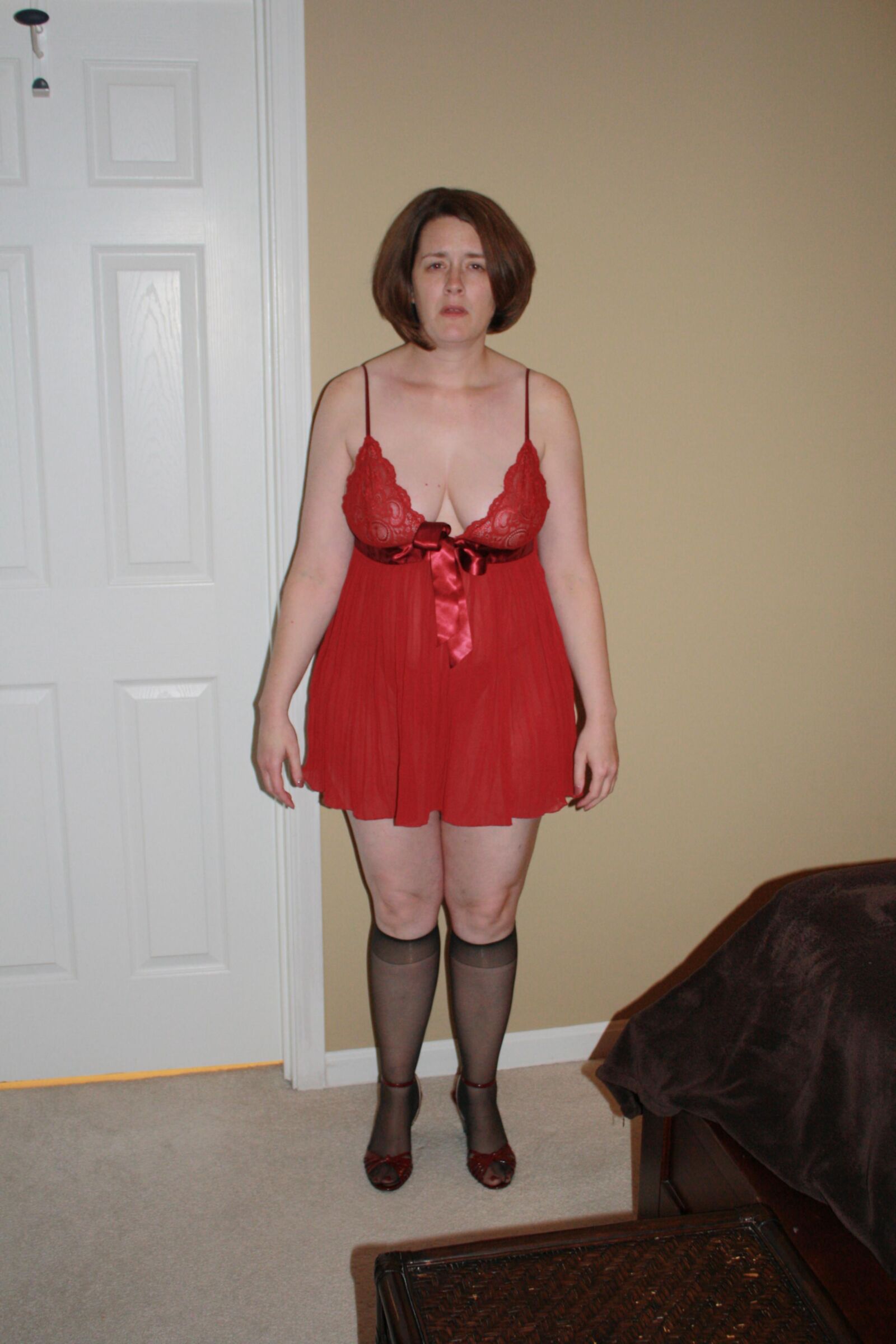 Dumb Slut Carrie Lynn th Photoshoot: Red Teddy Bitch