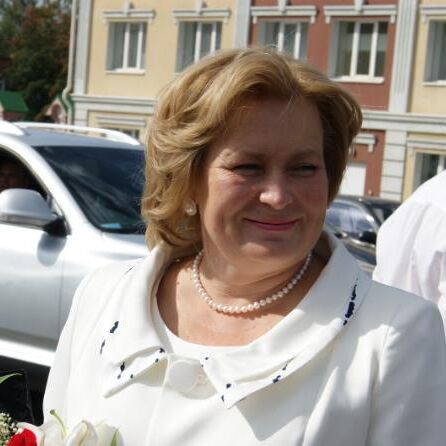 Mature Ludmila from Izhevsk in Russia want to be not recognized