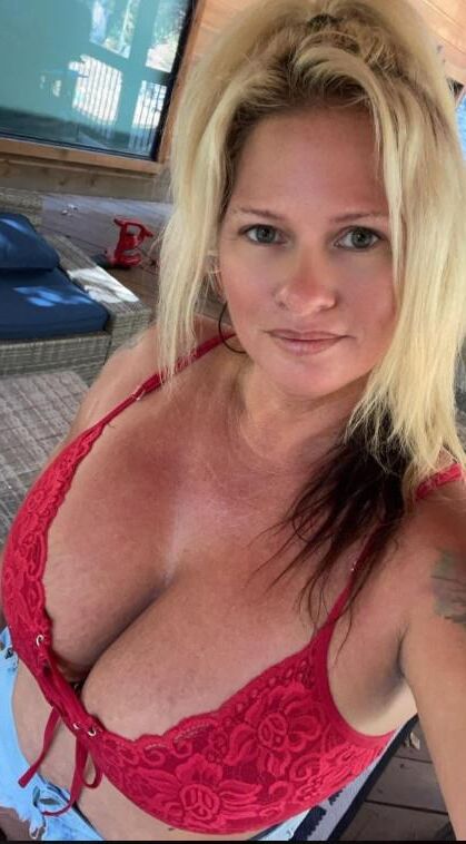 Milf ville
