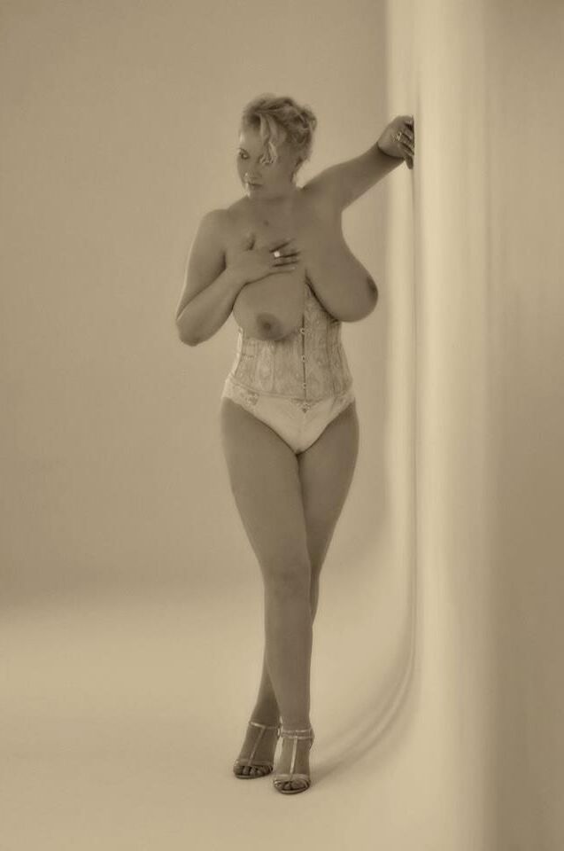 Madleina German Huge Tits Model