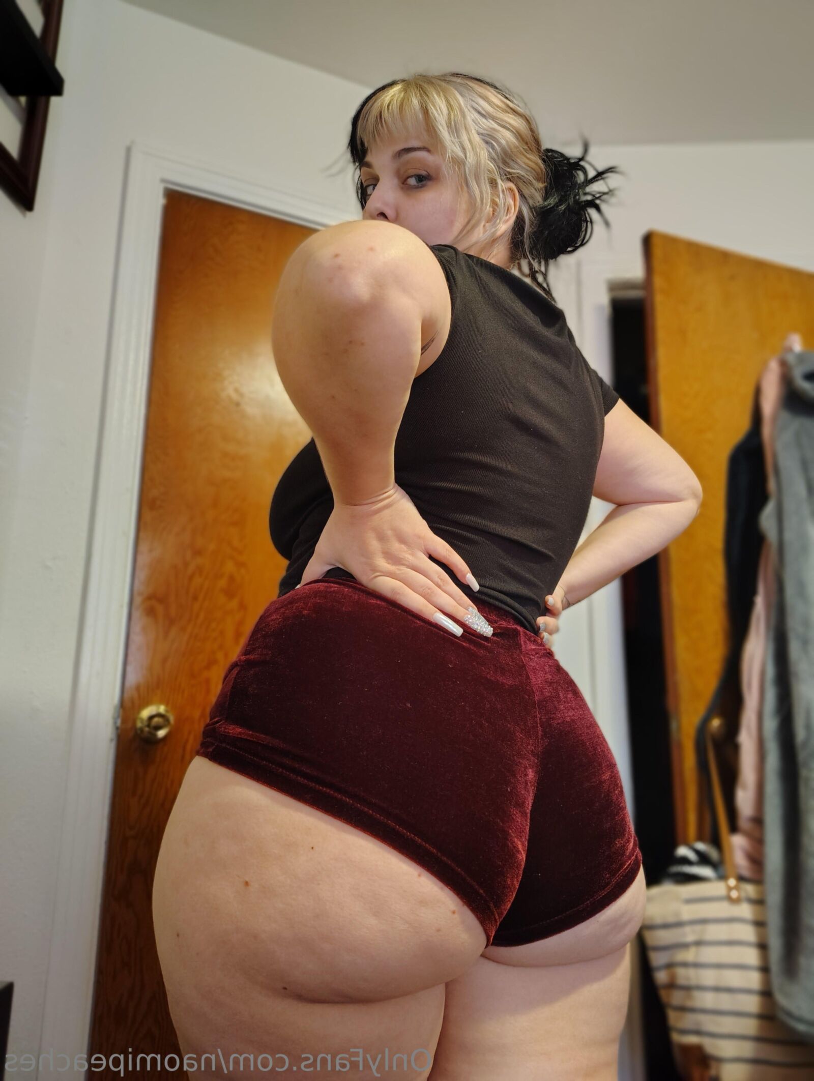 Naomi Big Butt Saggy Tits Tattooed Anal Milf Mixed Hot Shots