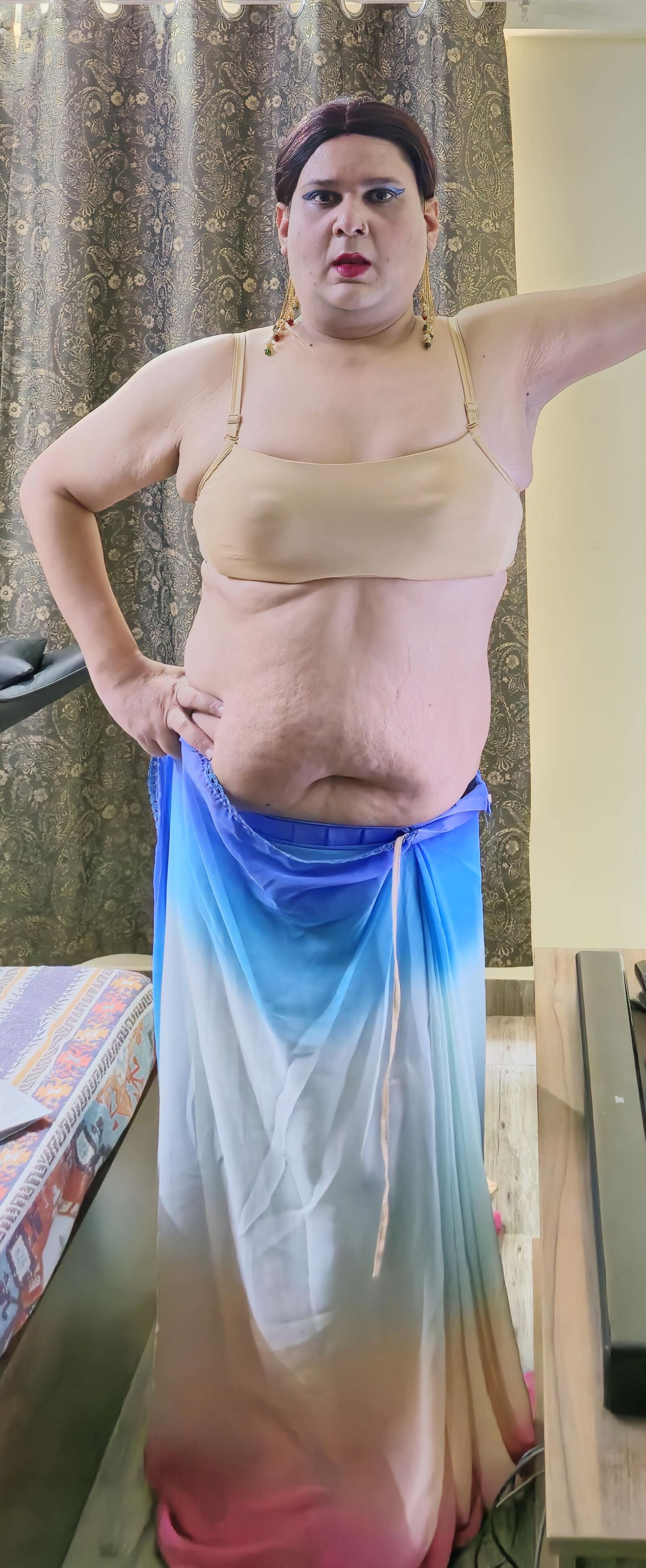 Travesti Monica M Sentindo -se Slutty