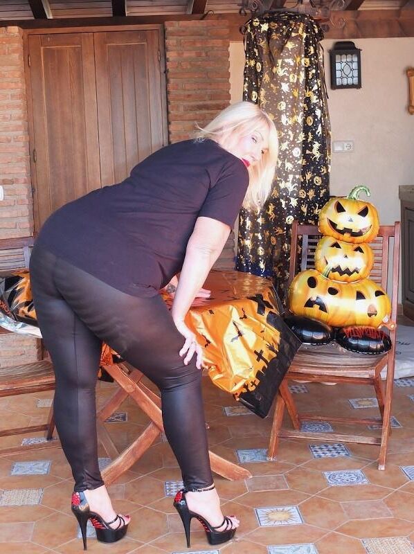 A mãe está desejando atenção novamente! 