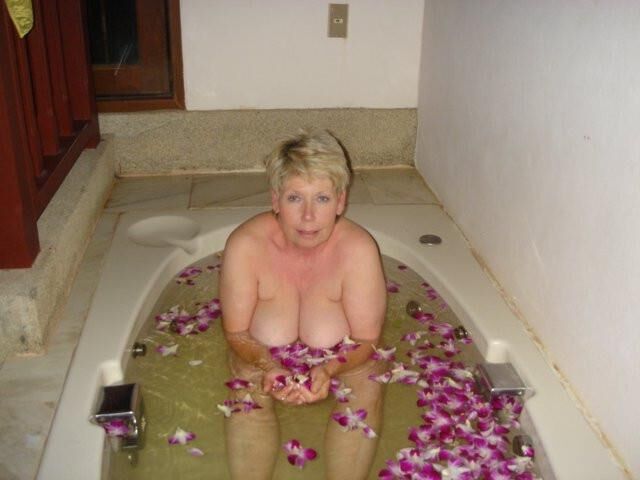 Mature BBW Hotwife Donna from Alabama