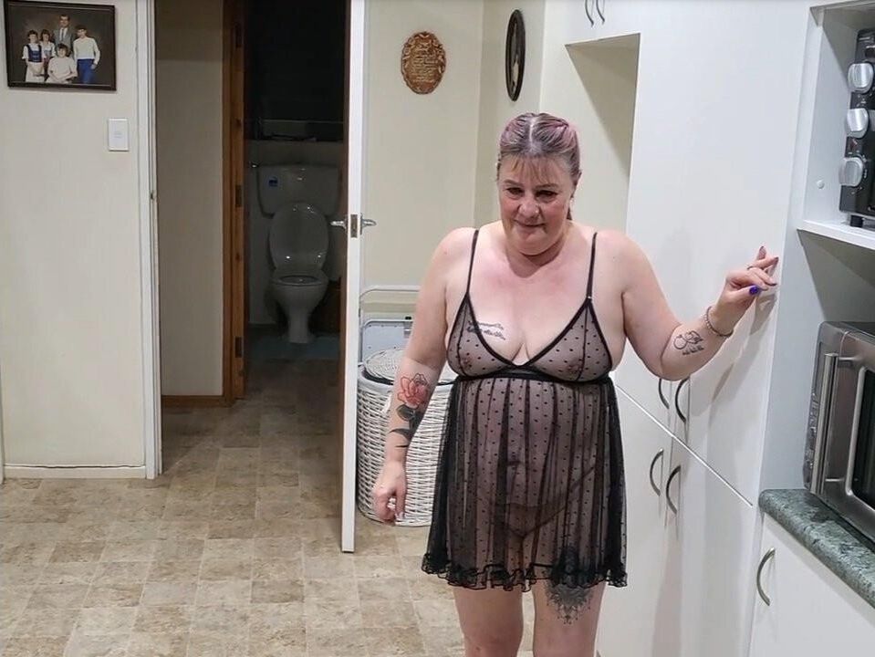 Kiwi Slut Cara