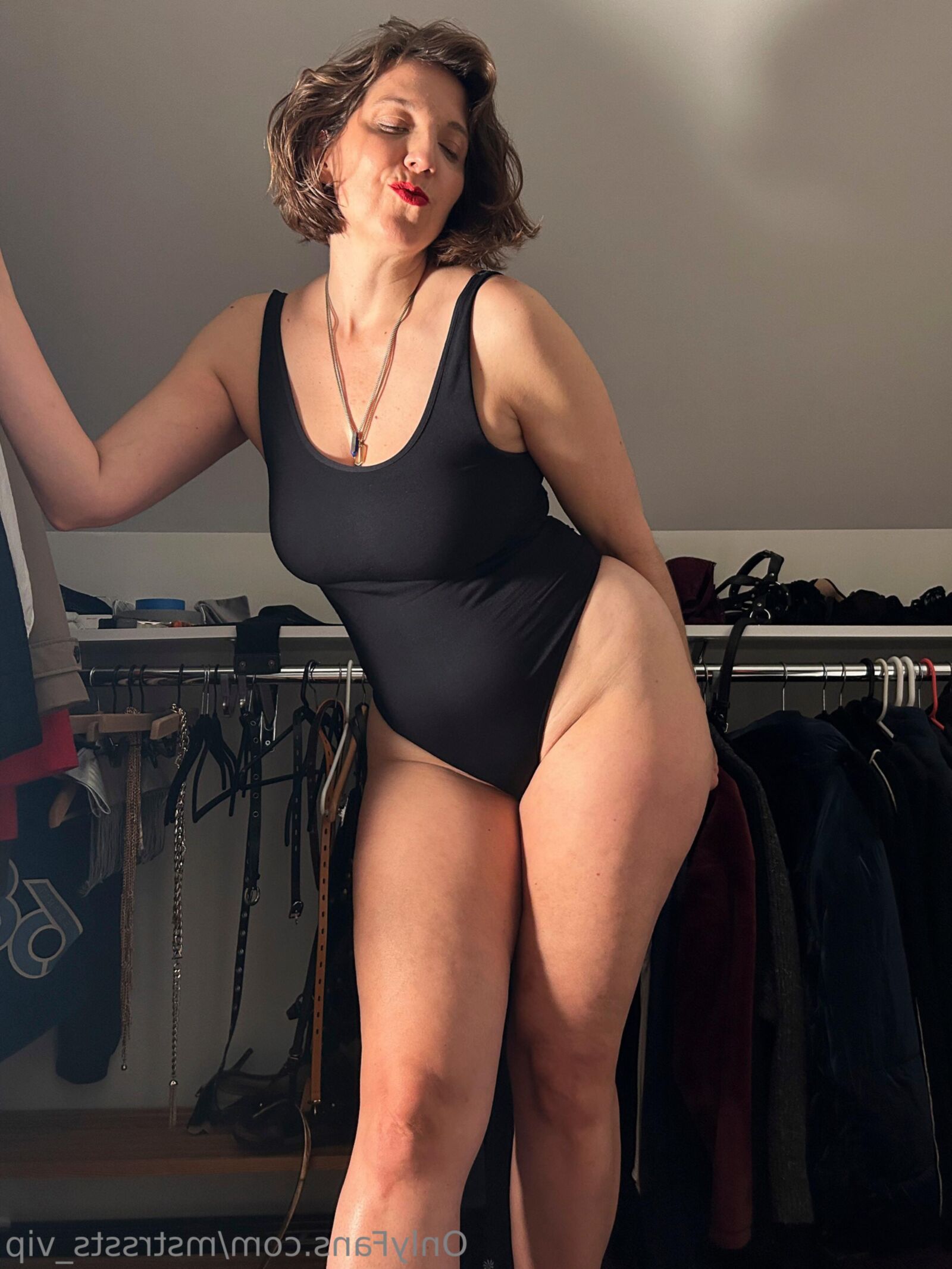 Senhora provocando