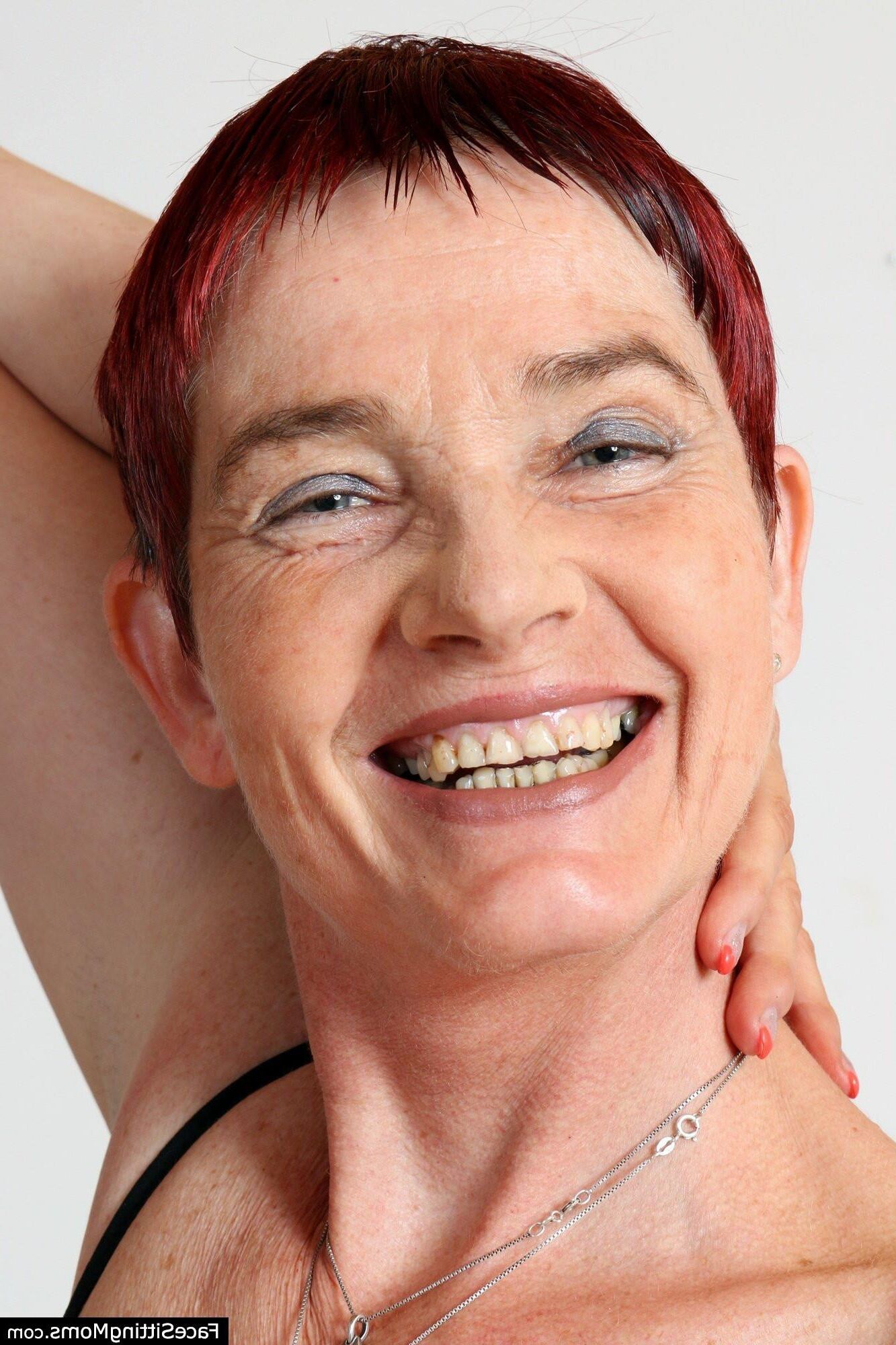 FaceSitting Granny LIBY
