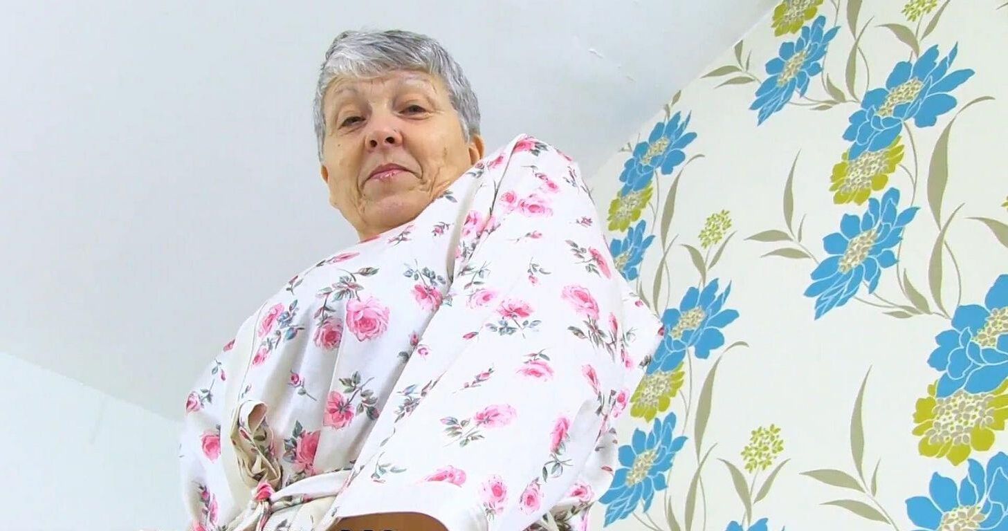 SAVANA Mature lady with beautiful bosoms