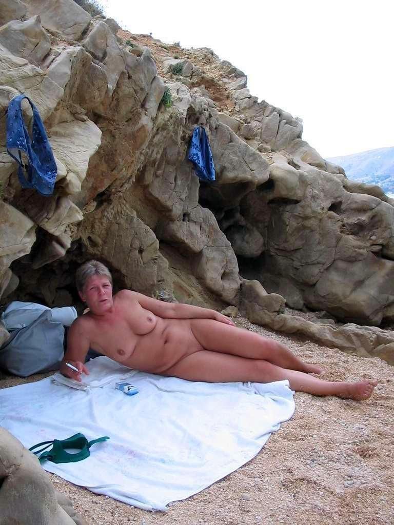 Cherie, tu Fumes Apres L'Amour? 