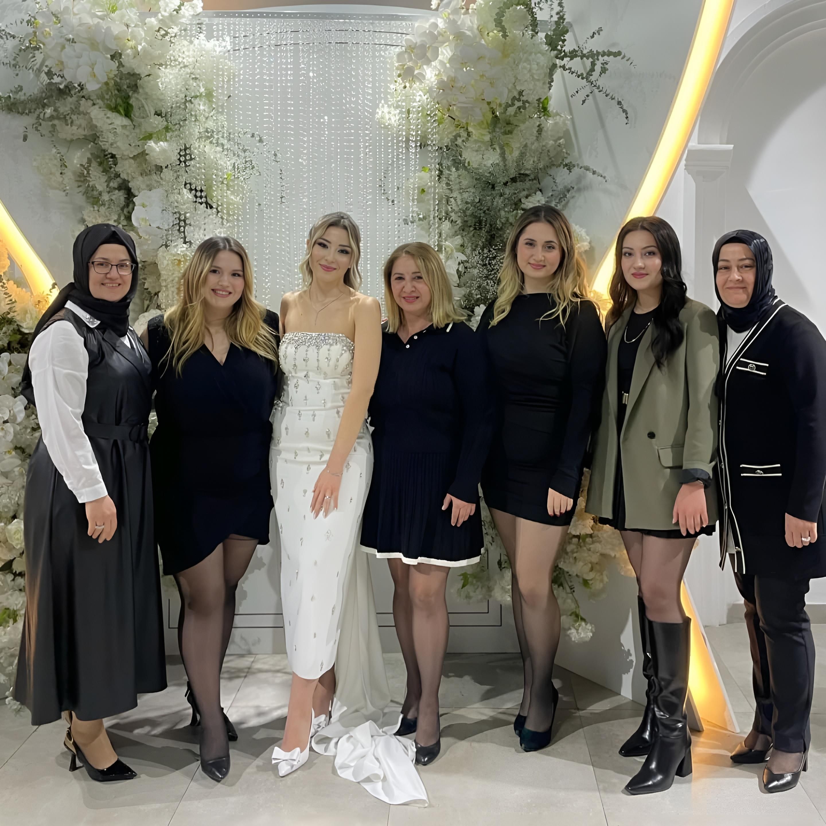 Türkische reife Dame Bilder