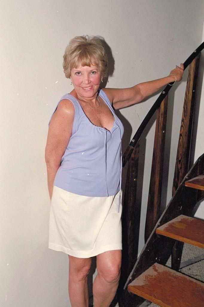 Slutty Amateur Gilf Elenor