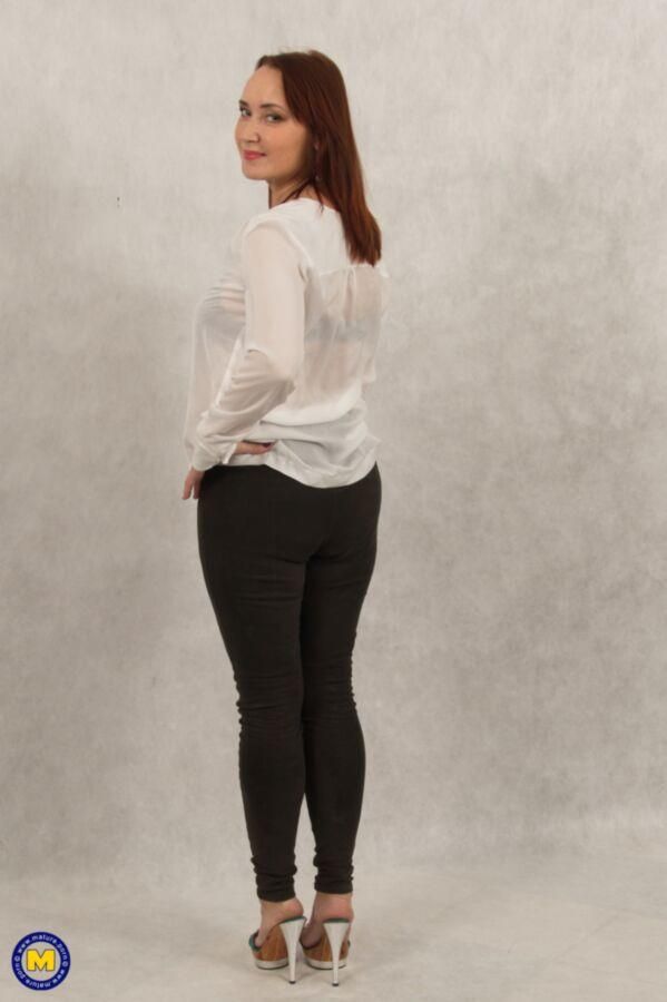 Modelo Madure Lucya