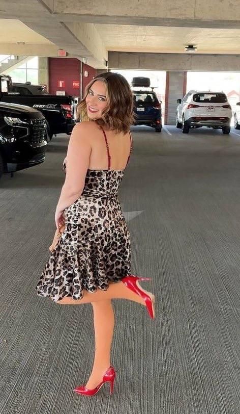 Kelly Big Ass Big Boobs Schönheit Brünette Milf gemischte heiße Aufnahmen