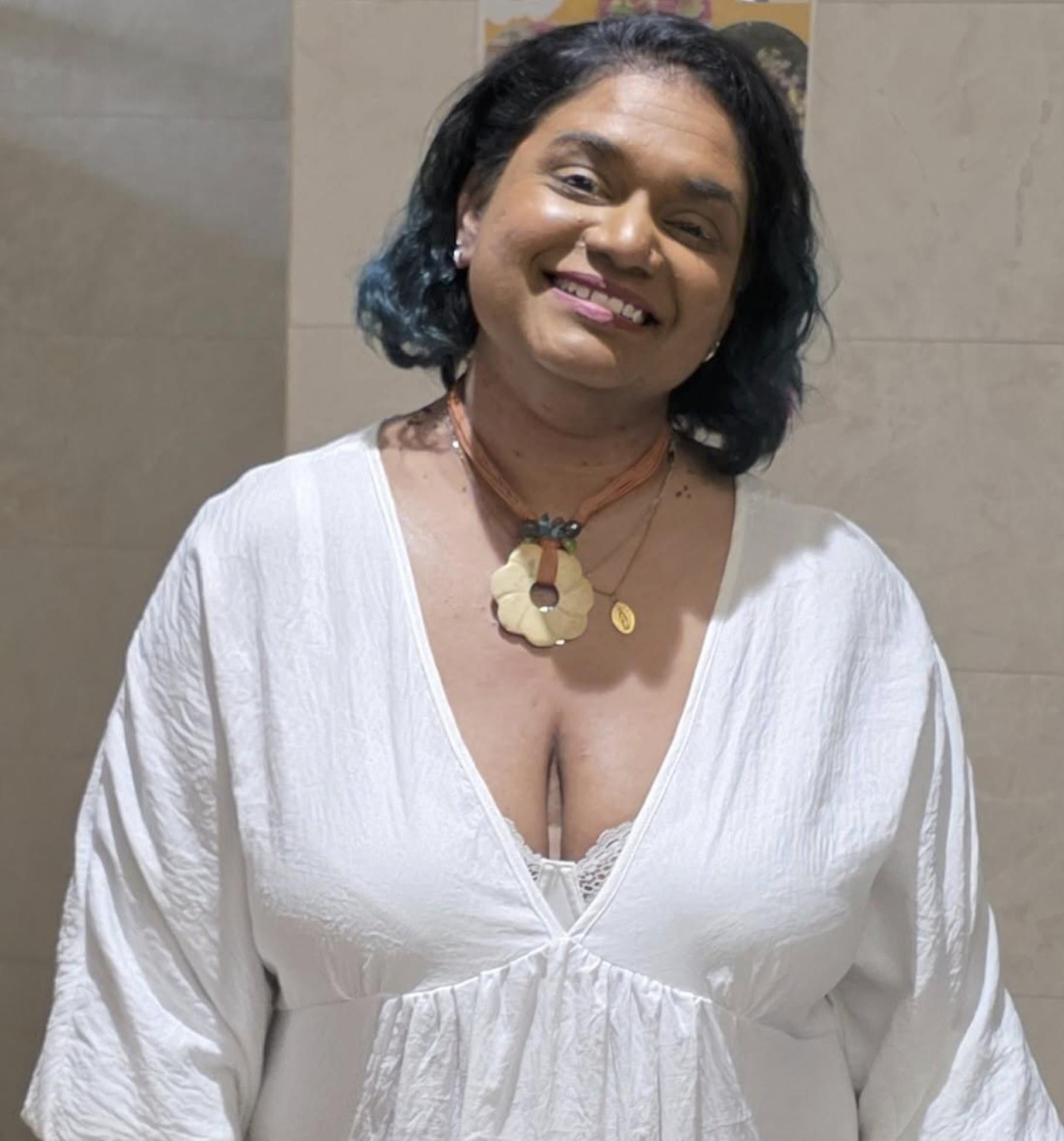 Salt de milf indien aux gros seins