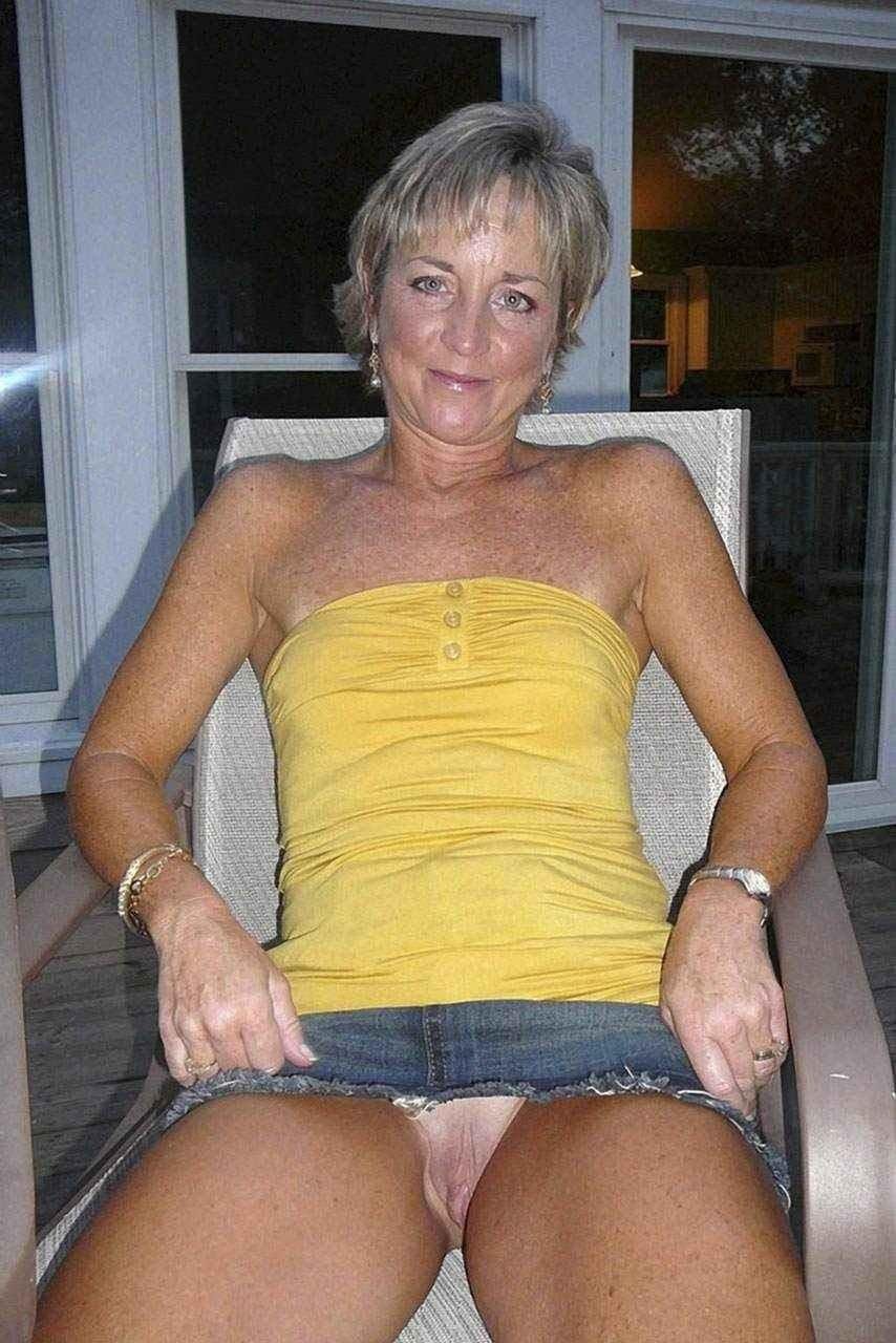 Milf amateur aux cheveux courts Joan