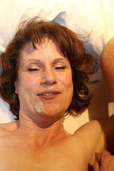 Amateur Hotwife Kitty de Berlin