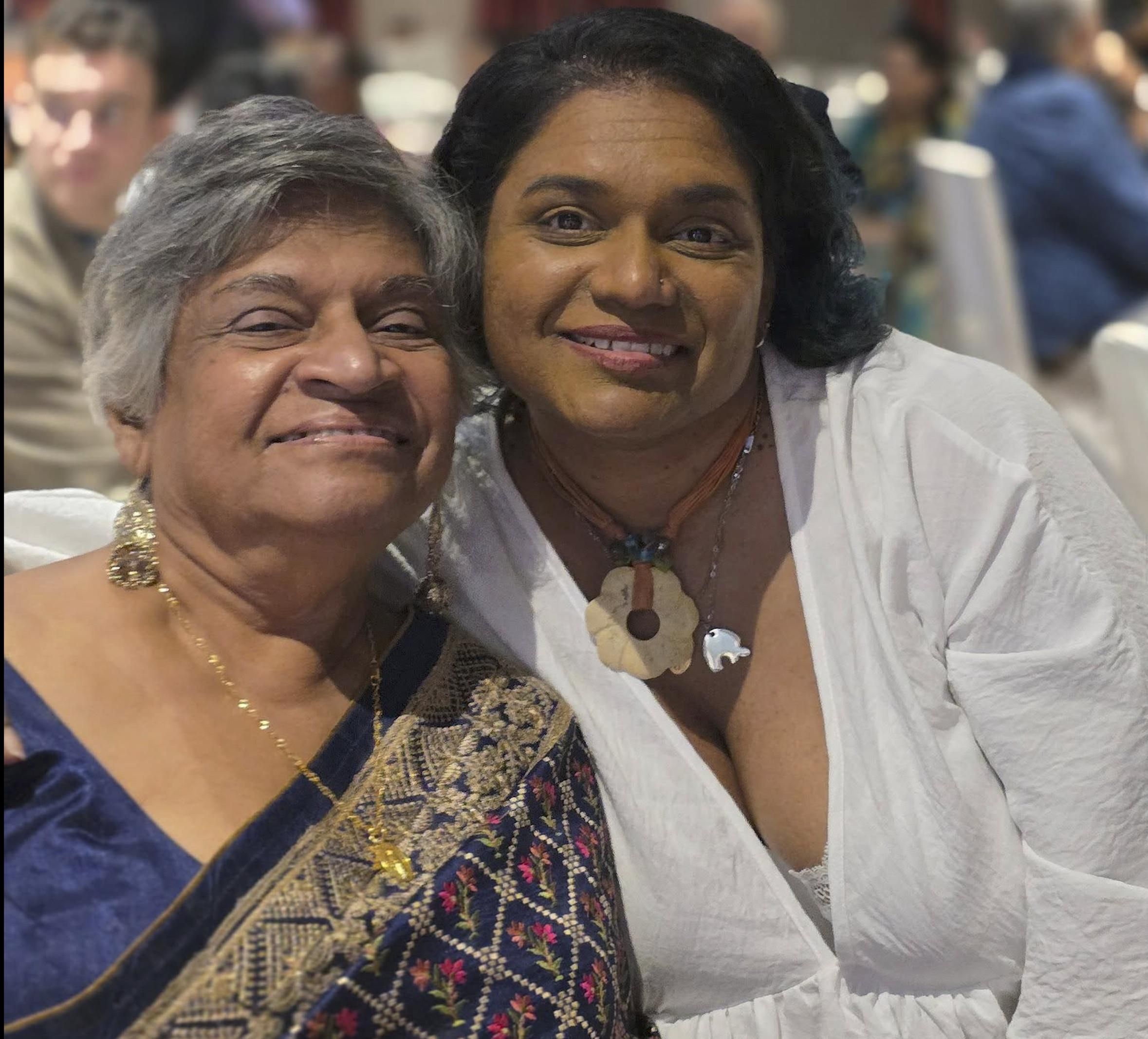 Salt de milf indien aux gros seins