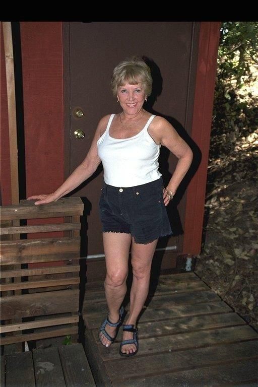 Slutty Amateur Gilf Elenor