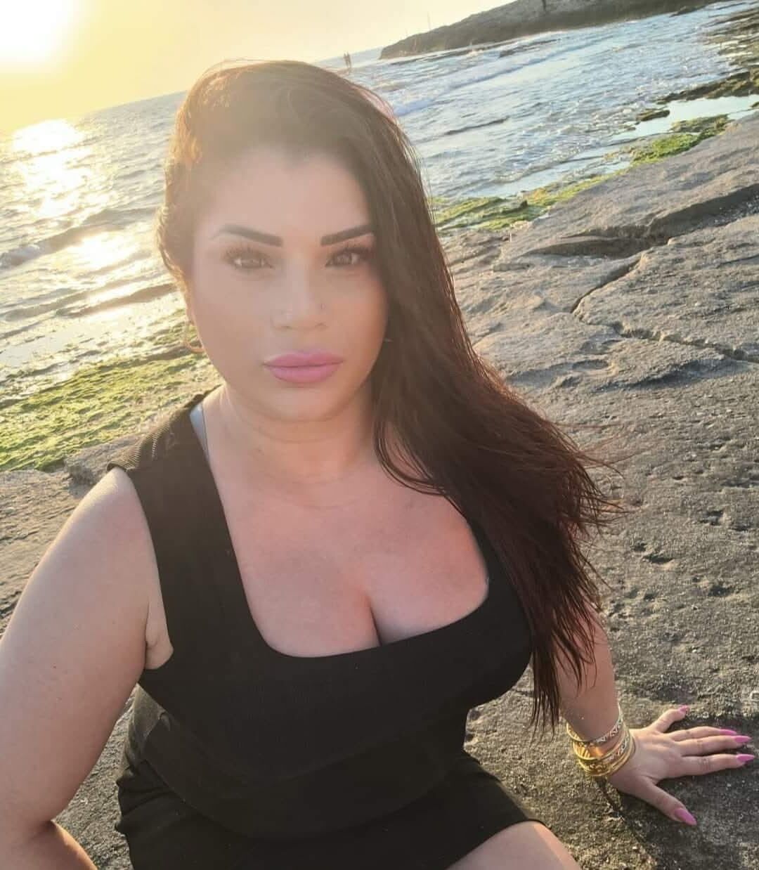 Divorced Israeli MILF REUT
