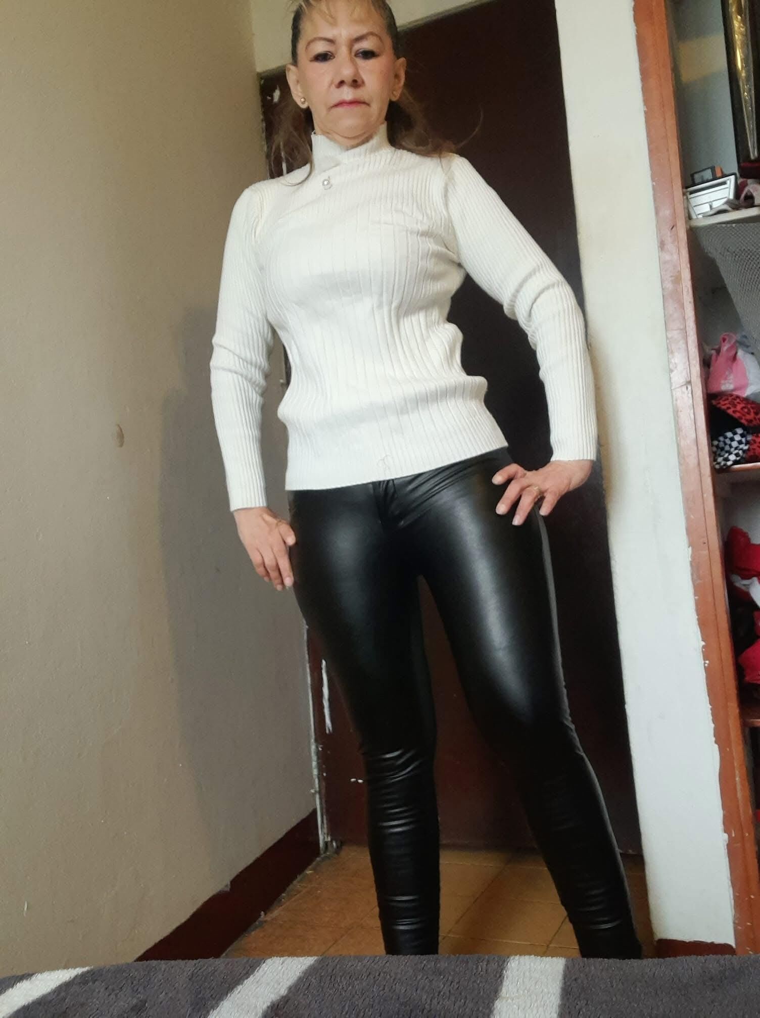Columbian Prime Thick Granny