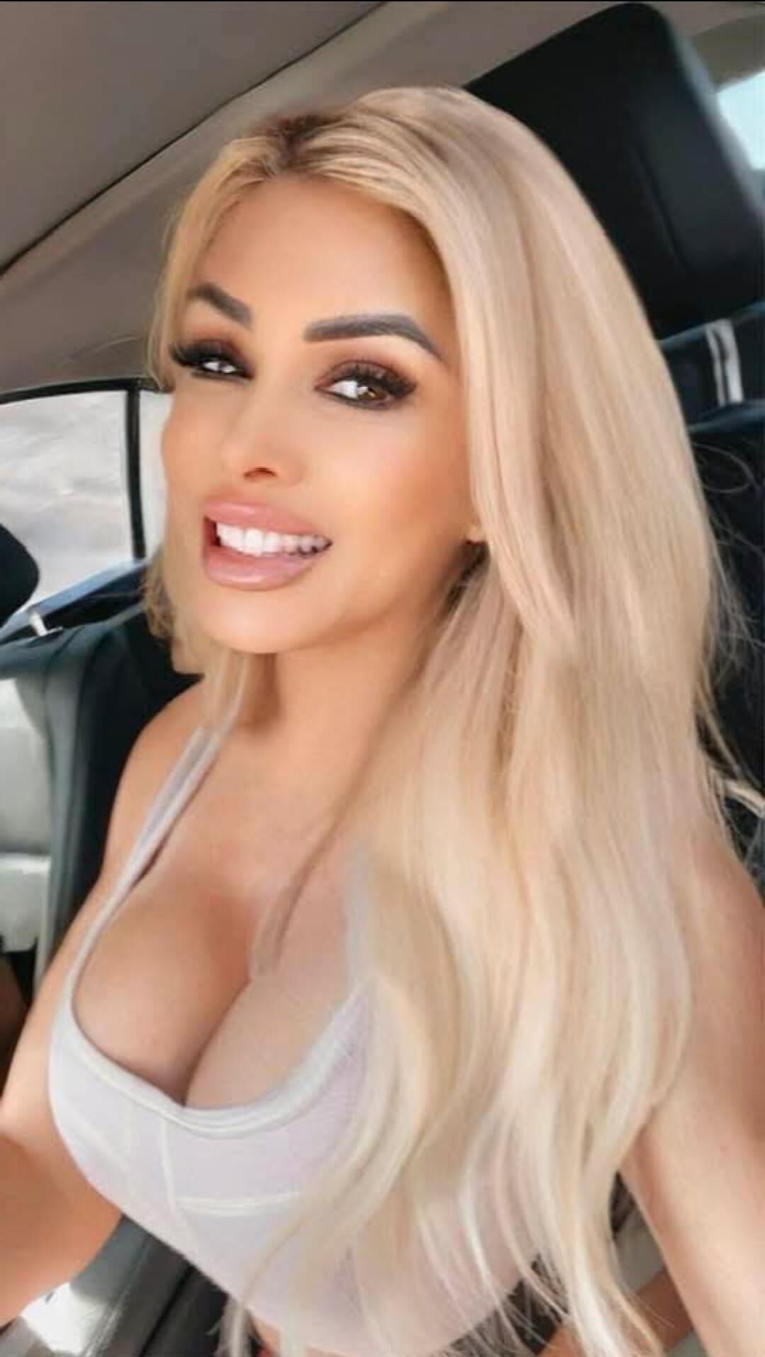 Ultimate Bimbo Milf Mom 
