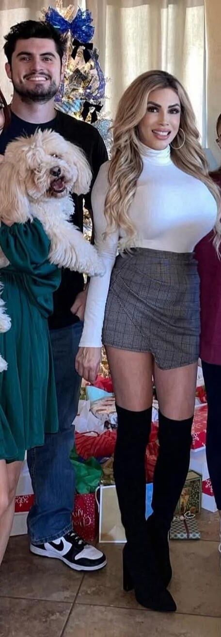 Ultimate Bimbo Milf Mom 